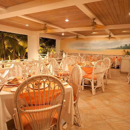 Coco Reef Resort & Spa Crown Point Exterior photo
