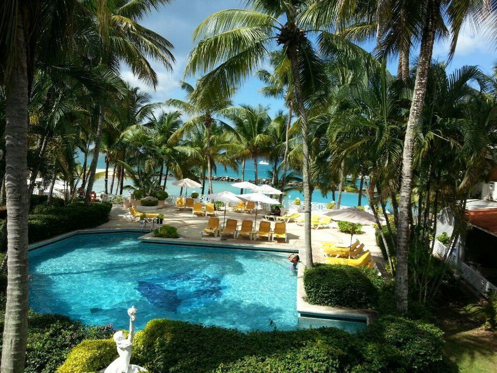 Coco Reef Resort & Spa Crown Point Exterior photo