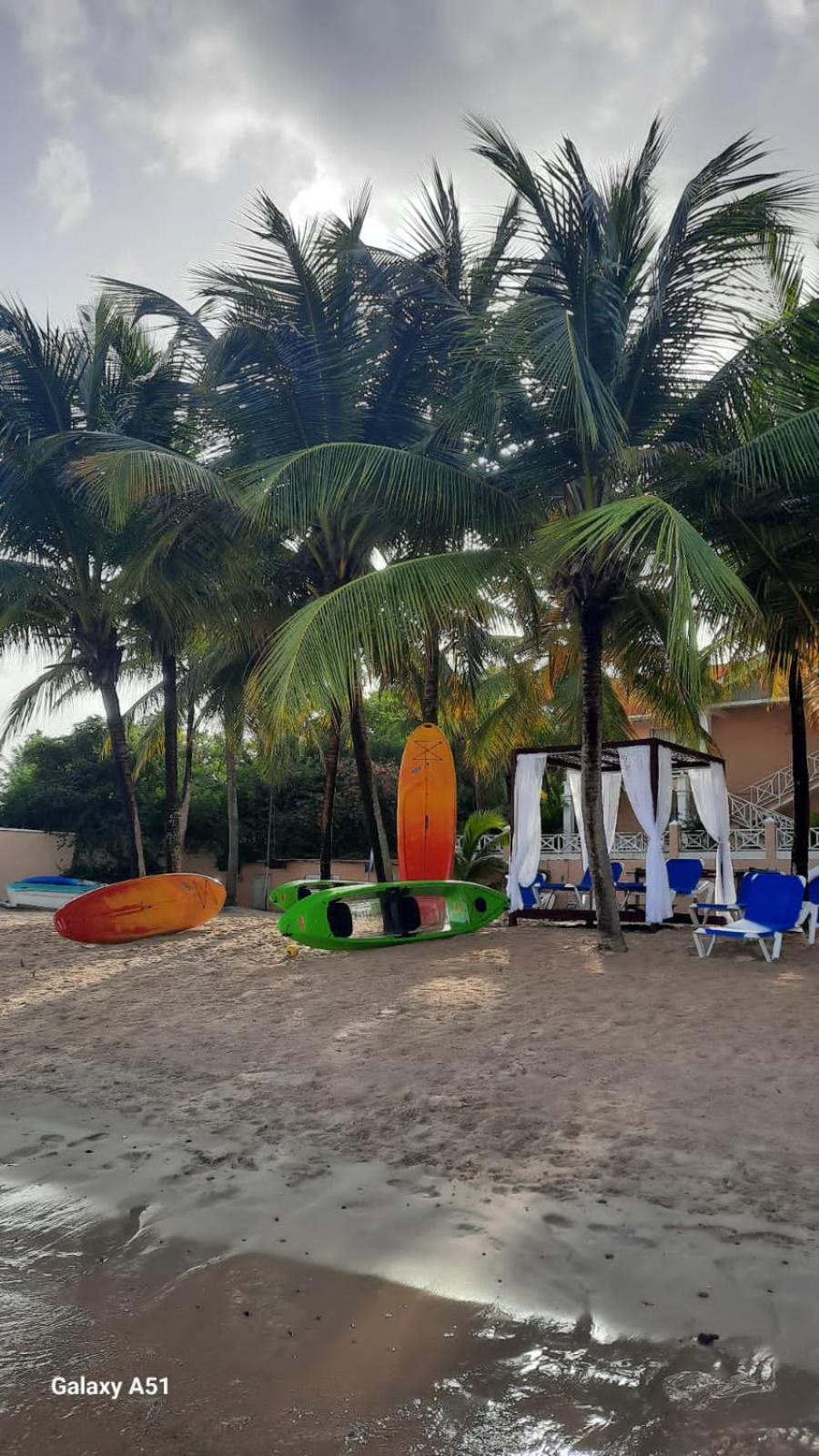 Coco Reef Resort & Spa Crown Point Exterior photo