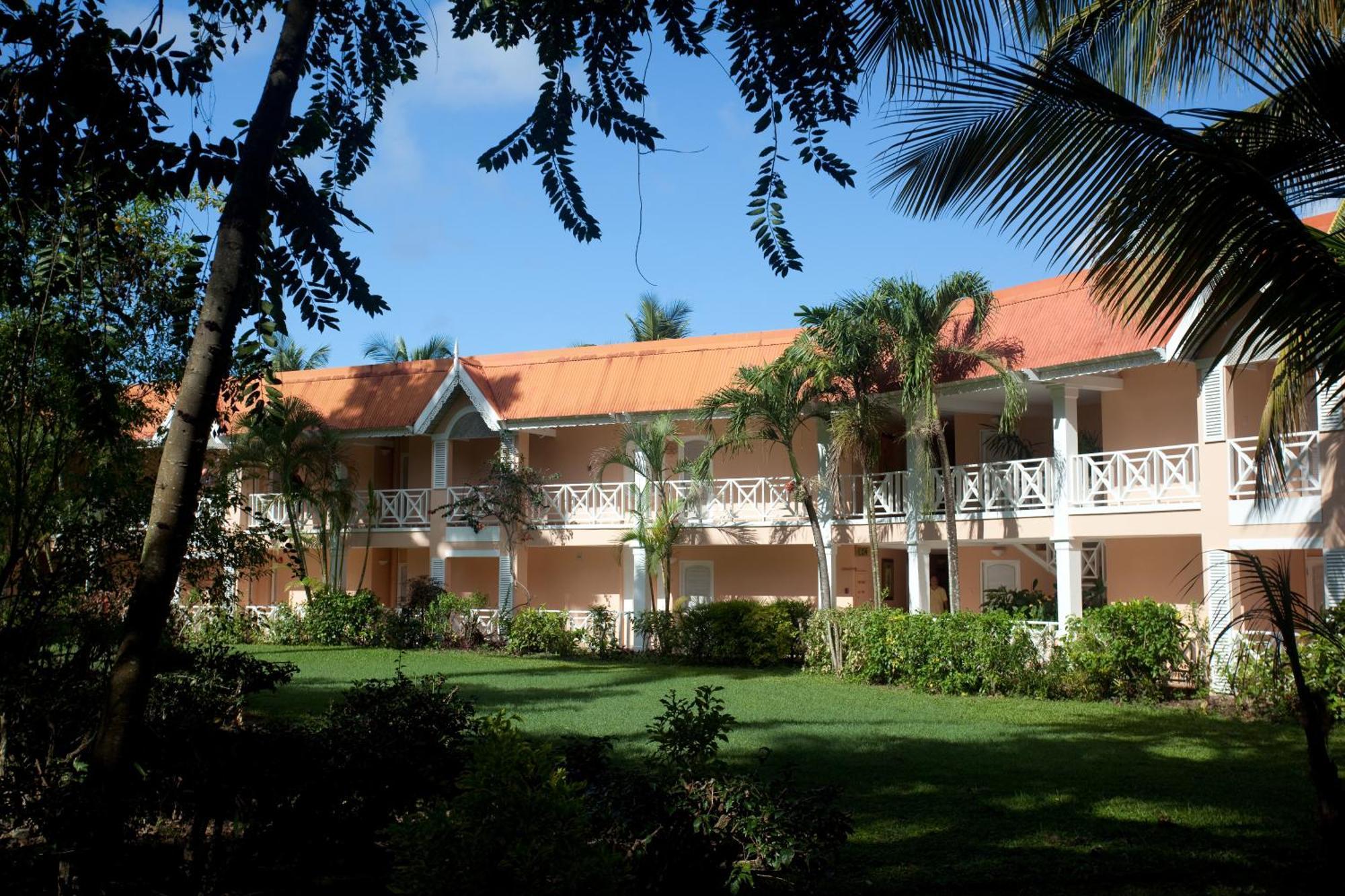 Coco Reef Resort & Spa Crown Point Exterior photo